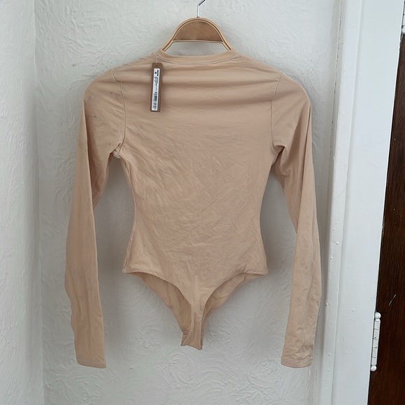 SKIMS Long Sleeve Crewneck Bodysuit - Picture 7 of 7